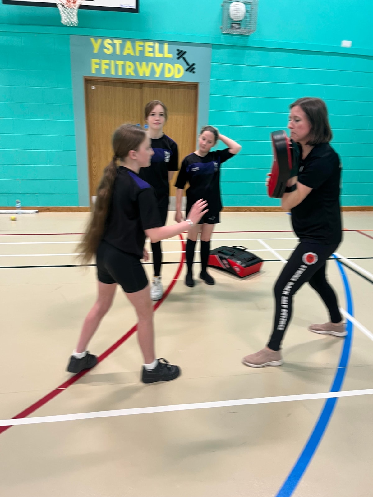 Us Girls Nov 2025 3 - Ni Ferched Tachwedd 2025 3