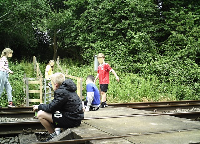 Network Rail and British Transport Police issue further warning in East Midlands as new images show children dicing with death at level crossing 2
