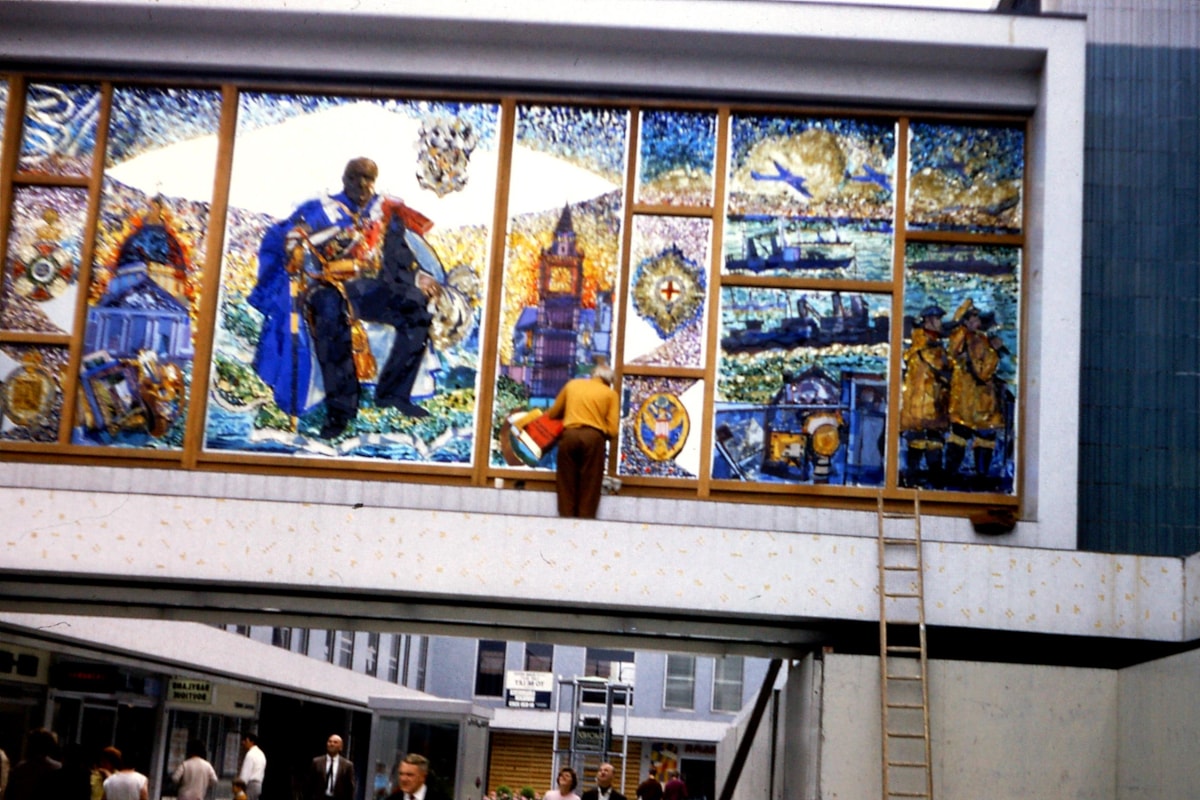 Original 1969 photo of the Churchill Screen being assembled credit Stourbridge Glass Museum