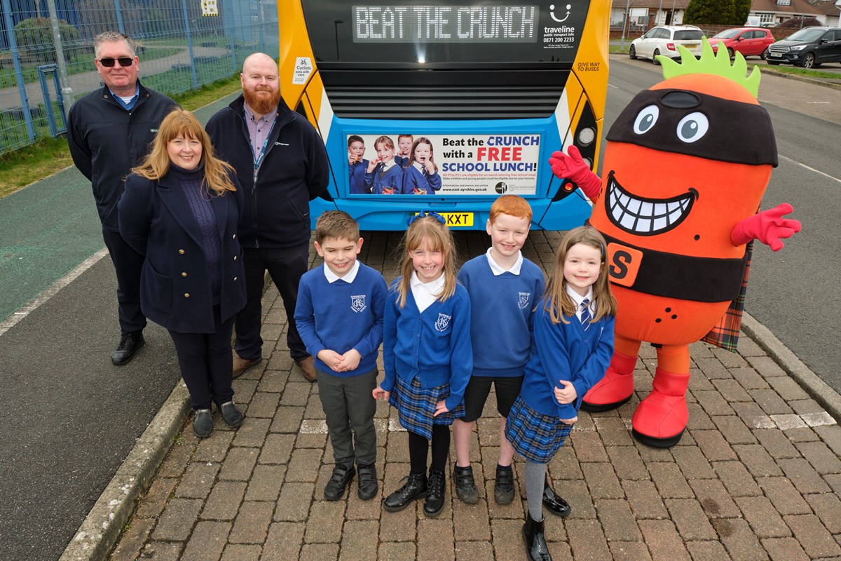 Cllr Cowan with Graham McCann, Mark Podger, Super Tattie and Ben, Alice, Lucy and Ben from P4