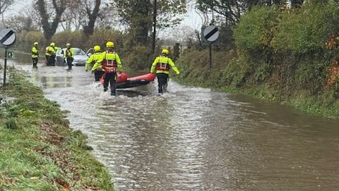 Flooding Safety Advice from Mid and West Wales Fire and Rescue Service: Flooding Incident Saron 01