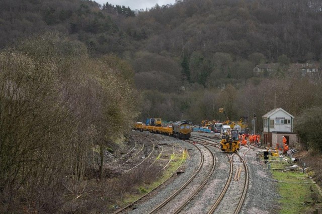Hope Valley Railway Upgrade completion offers better journeys between Manchester and Sheffield: HVRU work at Grindleford