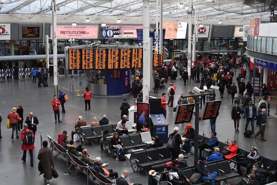 Manchester Piccadilly railway station