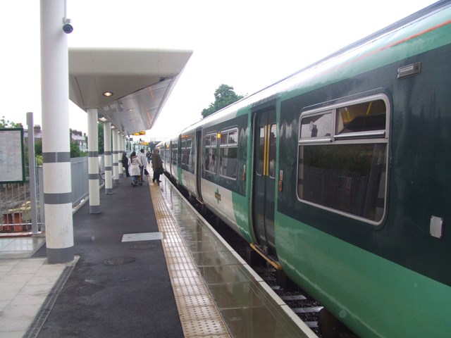 TRANSPORT MINISTER OPENS NEW STATION IN MITCHAM: Mitcham Eastfields station