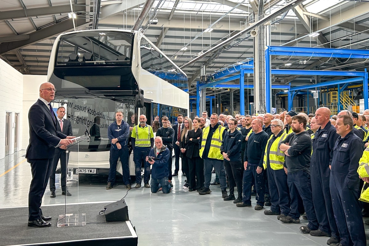 First Minister John Swinney speaks to Alexander Dennis team members (resized)