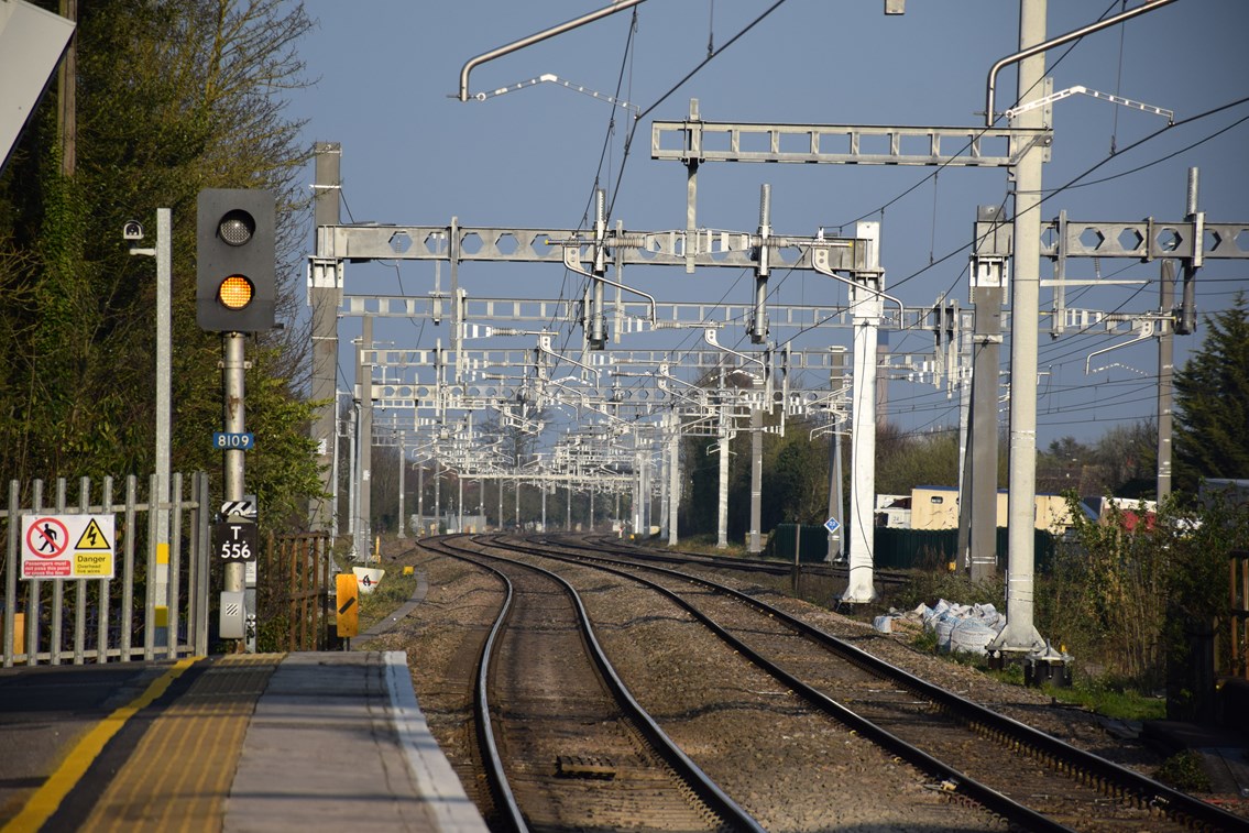 New trains on the way as Thames Valley electrification reaches major milestone: OLE taplow