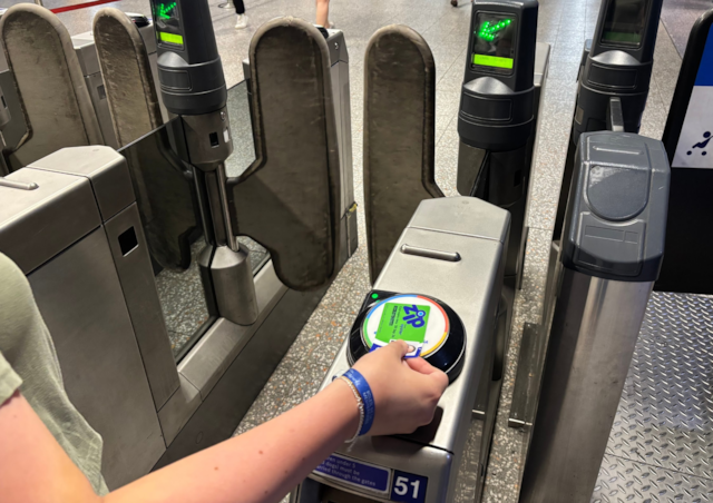 TfL Image - Zip Card at gateline