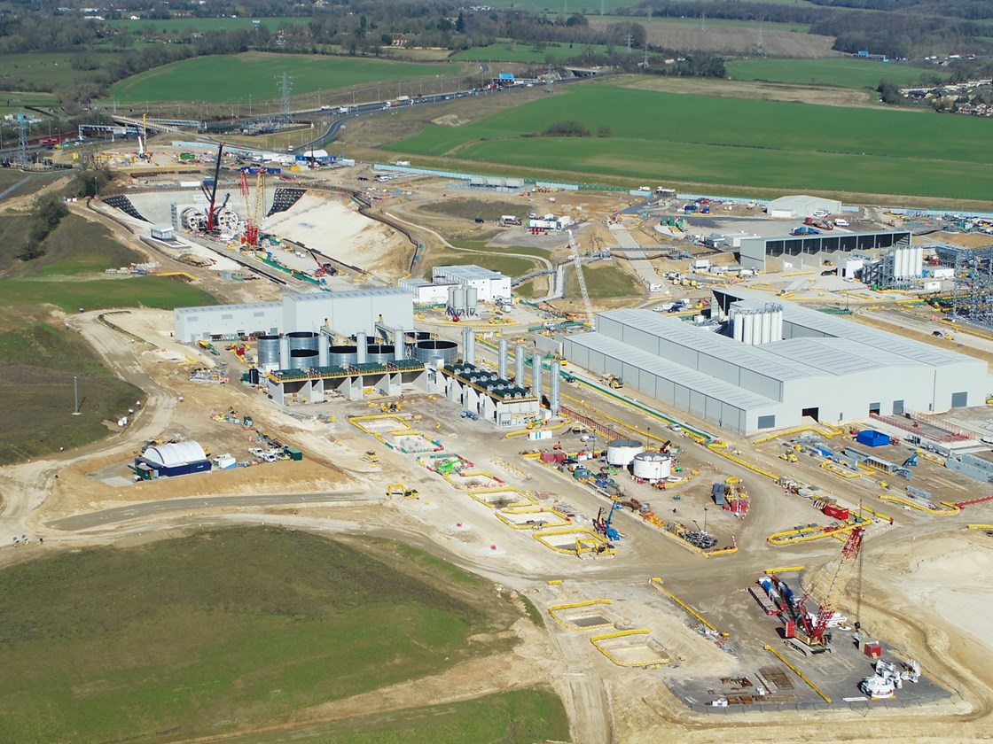 Slurry Treatment Plant (STP): Image shows the STP in late stage construction with the Chilterns tunnel south portal behind