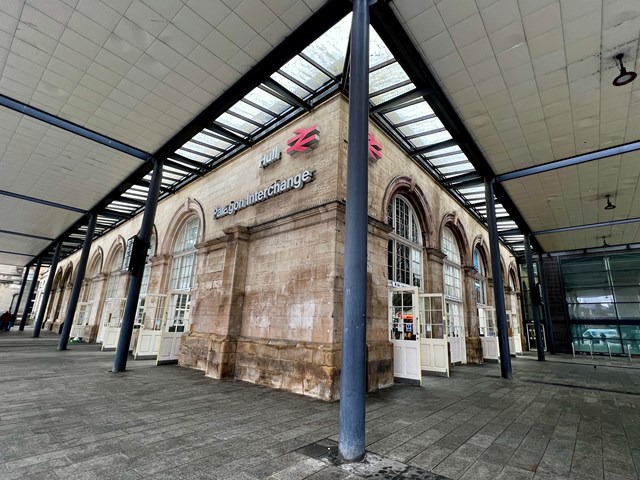 Hull Paragon station-2