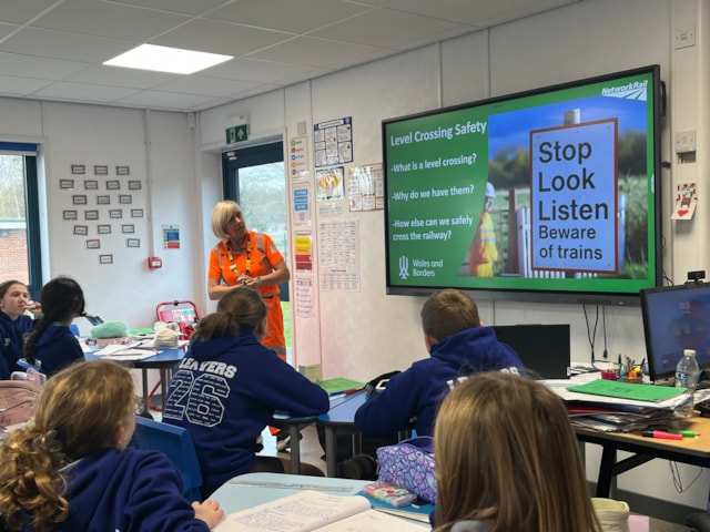 10-03-26 VR headsets Dinas Powys Primary presentation2: 10-03-26 VR headsets Dinas Powys Primary presentation2