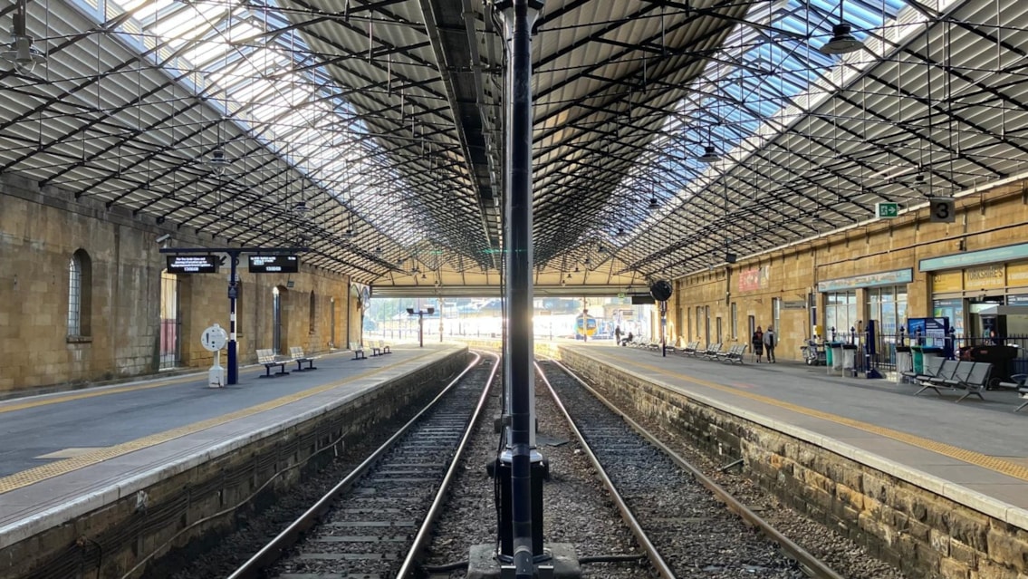 Scarborough roof - inside trainshed 1 cropped