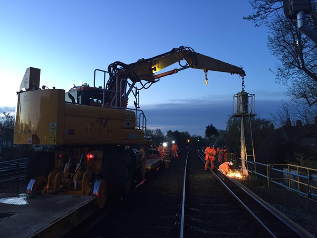 Balham - resignalling 2: Cutting out an old signal, ready to be replaced by a lightweight, modern LED signal