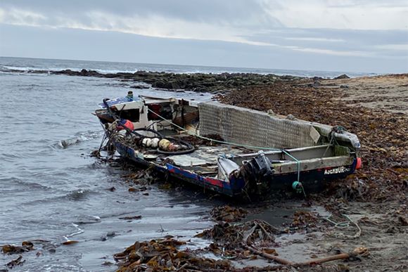 MAIB Report: Capsize of fishing boat Goodway (FR23) resulting in one fatality near Cairnbulg, Scotland: Goodway WreckAshoreOnCairnbulgPoint