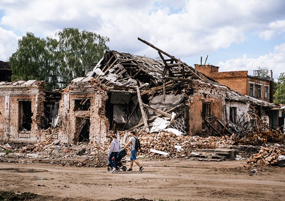 A photograph depicting the devastation in Okhtyrka, Ukraine, taken by Rabizo Anatoliy