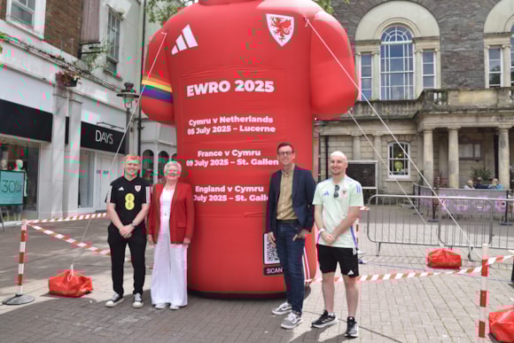 Carmarthenshire celebrates Wales’ historic qualification for UEFA Women’s EURO 2025: football 9