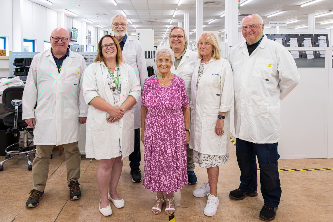 91-year-old former employee visits Siemens Mobility
