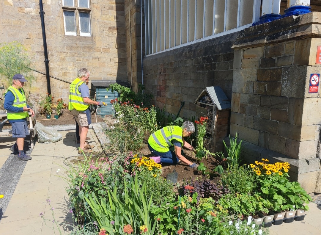 Dewsbury station volunteers-5