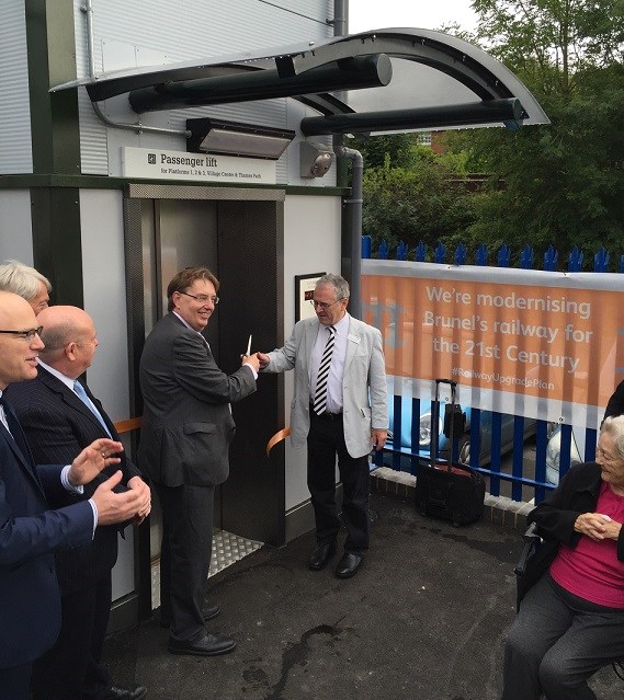 Network Rail chairman Sir Peter Hendy & John Howell MP open lifts at Goring & Streatley station