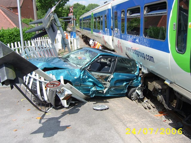 Research reveals one in every seven drivers dice with death at level crossings every day: Level crossing incident involving car image 1