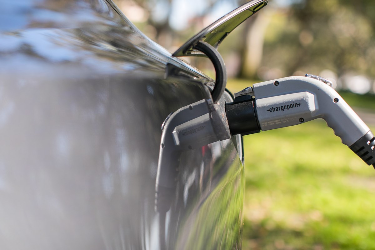 EV charging: CityofStPete/Flickr. Licenced for use under Creative Commons https://creativecommons.org/licenses/by-nd/2.0