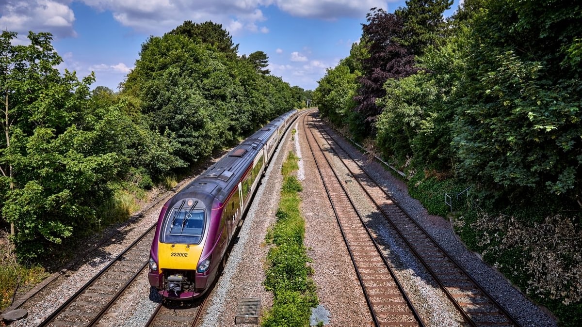 Scenic 222 Intercity (M360) - Medium cropped