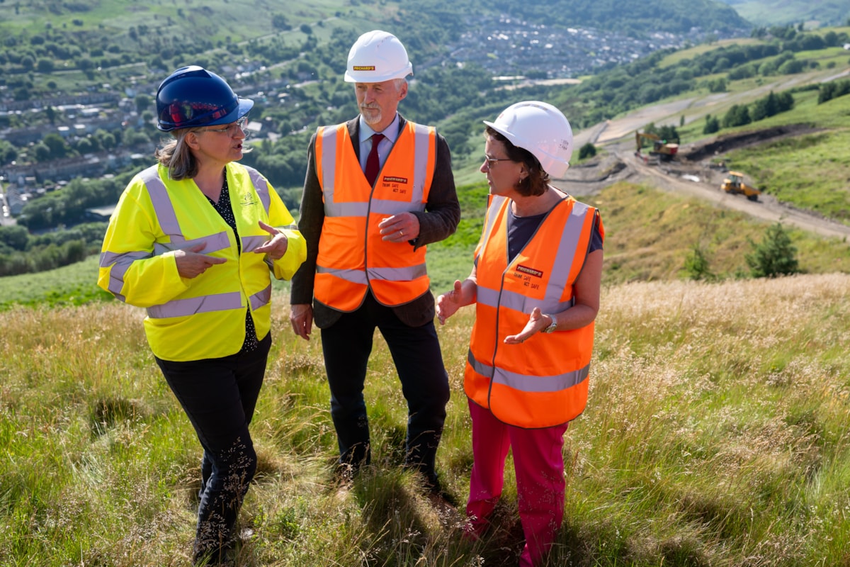FM and DFM Visit to Tylorstown Coal Tip 18.06.25-4