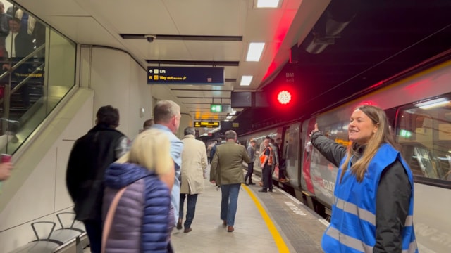 Train doors to close 40 seconds before departure for all Birmingham New Street services: Passengers boarding train at Birmingham New Street station