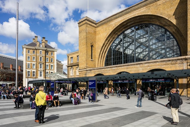 King's Cross railway station - King's Square