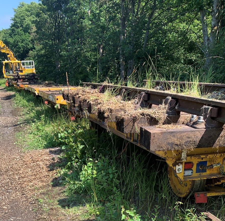 track lifting at Leven