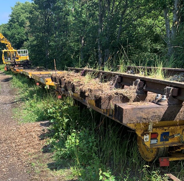 track lifting at Leven