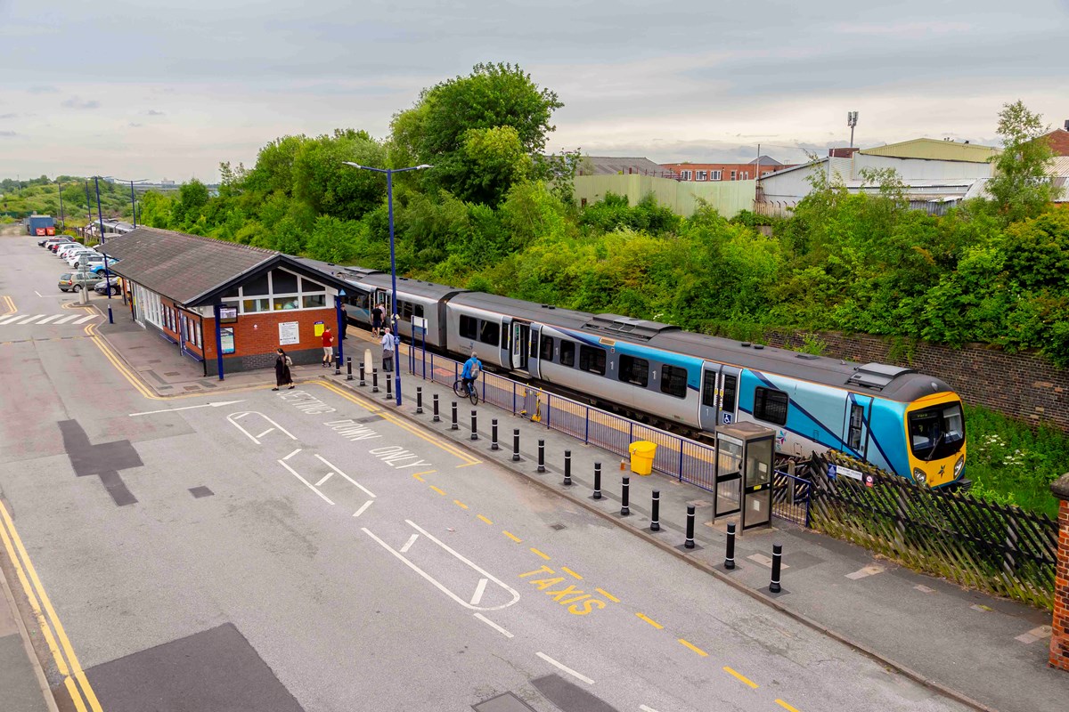 Class 185 at Thornaby station