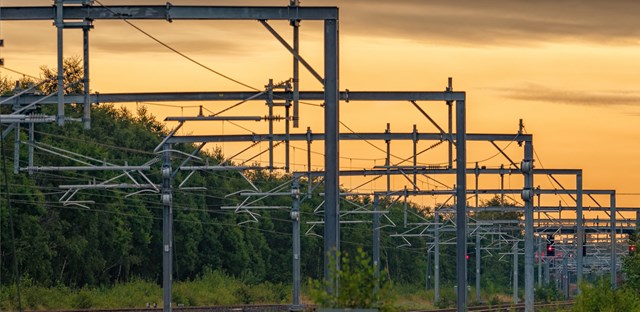 Overhead wires on Edinburgh-Glasgow route