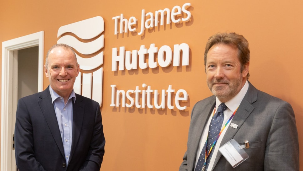 20251002 James HuttonPR1