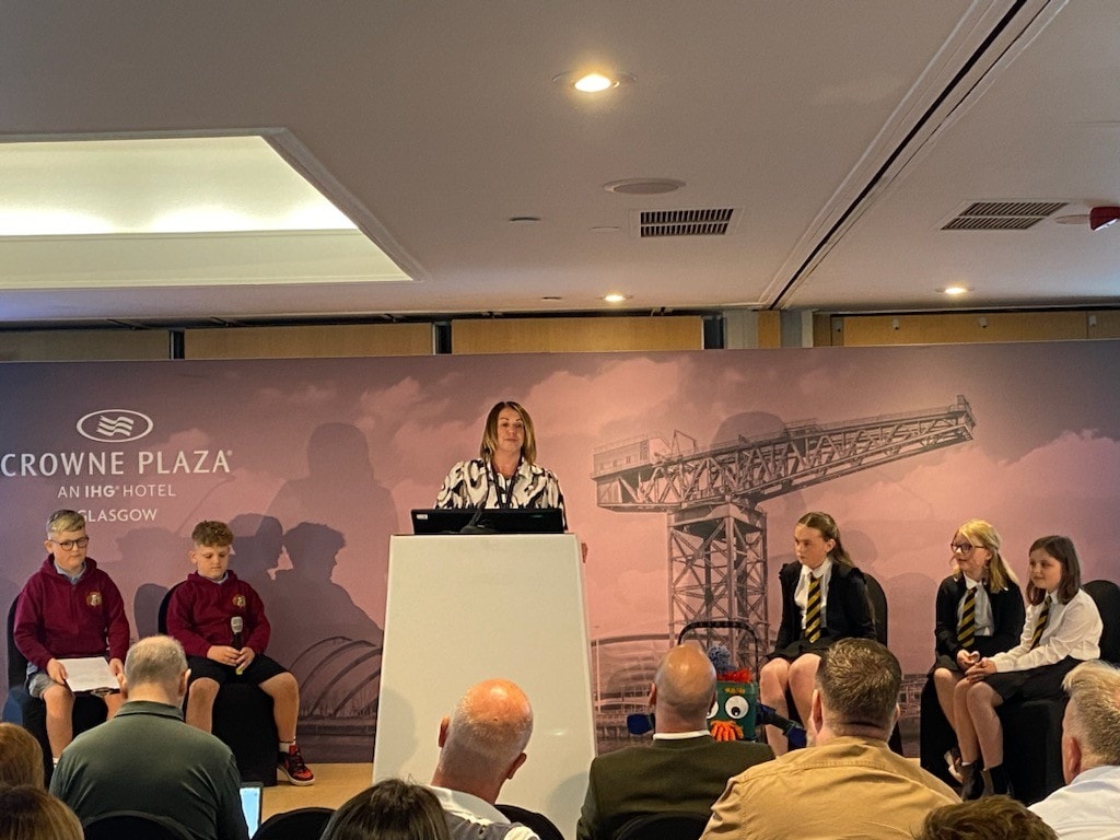 Vicky McWilliam with Alfie, Jack and Jessica, Lily and Ilaria