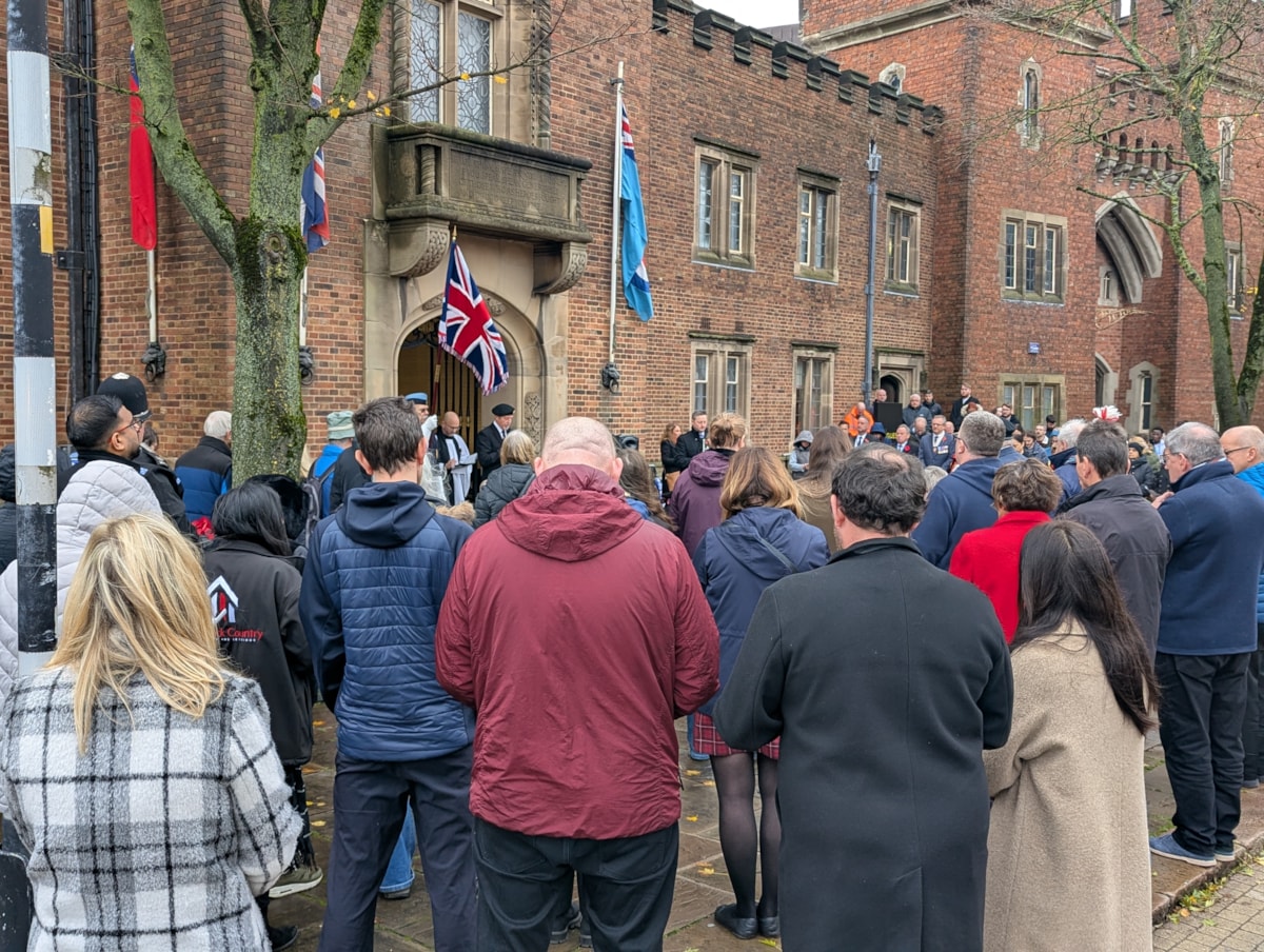 Hundreds gathered to mark Armistice Day in Dudley