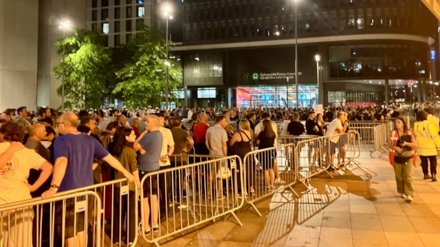 Delays at Cardiff Central down by 44 per cent on major event days at the Principality Stadium: Passengers queueing for trains at Cardiff Central following Foo Fighters' June 2024 concert at Principality Stadium-4