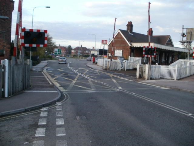 New signal gives green light for reduced waiting times at Oulton Broad North level crossing: Oulton Broad North crossing