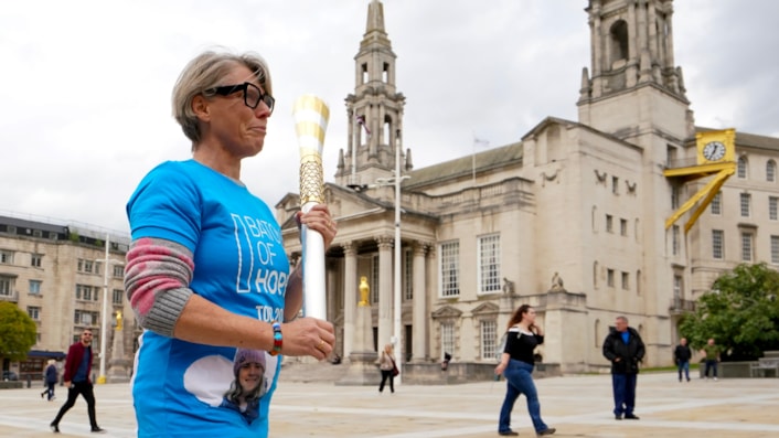 Baton of Hope passes through Leeds on World Suicide Prevention Day: Baton of Hope - Leeds tour 1