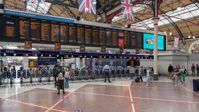 Ticket barriers added to help ease crowding at London Victoria station: AFTER image of the additional ticket gates serving platforms 1-7-2