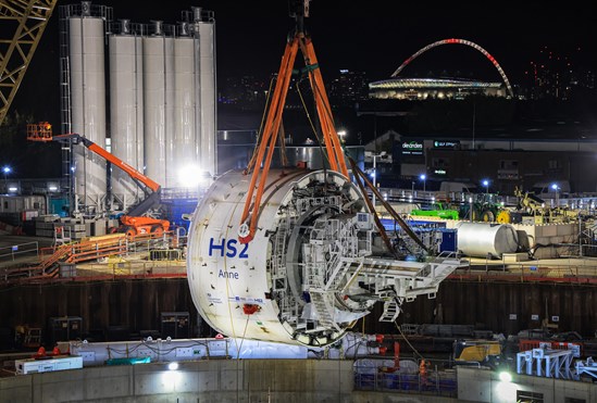 Middle shield of TBM Anne lifted into the Victoria Road Crossover box
