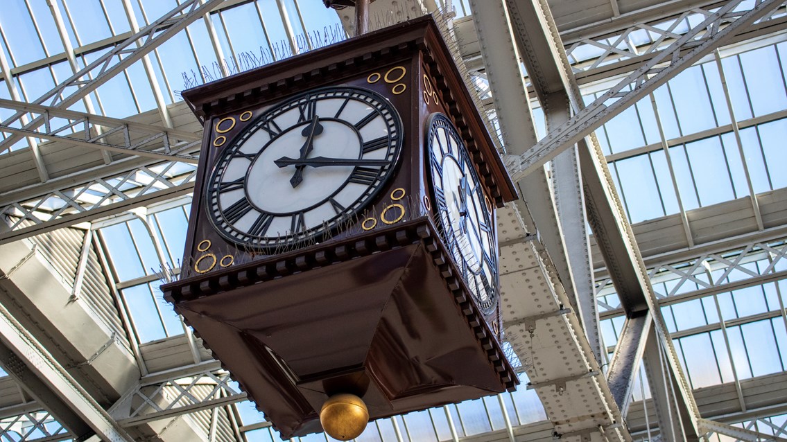 Star Wars Imperial Forces join railway staff in toiletry collection drive at Glasgow Central: Glasgow Central station clock