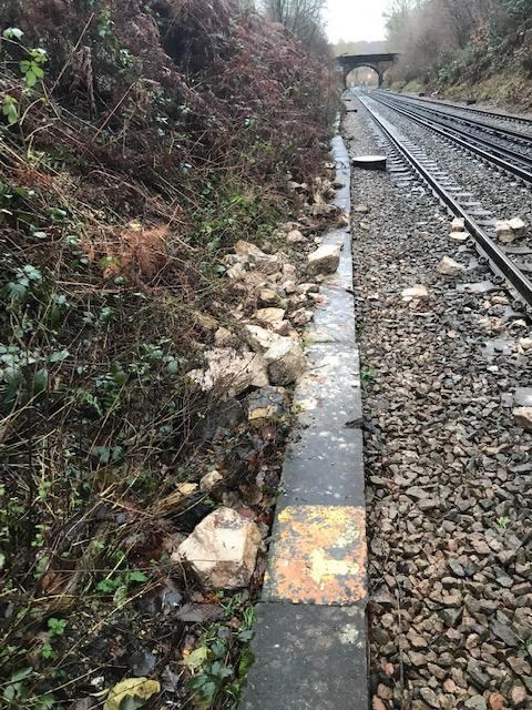 Somerhill landslip debris: Small landslip at Somerhill