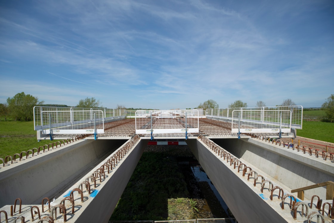 Deck planks in position during the construction of the Thame Valley Viaduct May 2024