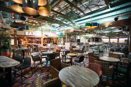 Marina Bar and Stage at Hopton