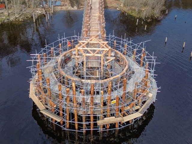Hundreds of larch trees ranging in size from between 10m and 2m were felled by hand to meet the specific requirements of the crannog reconstruction. Image Andrew Allan