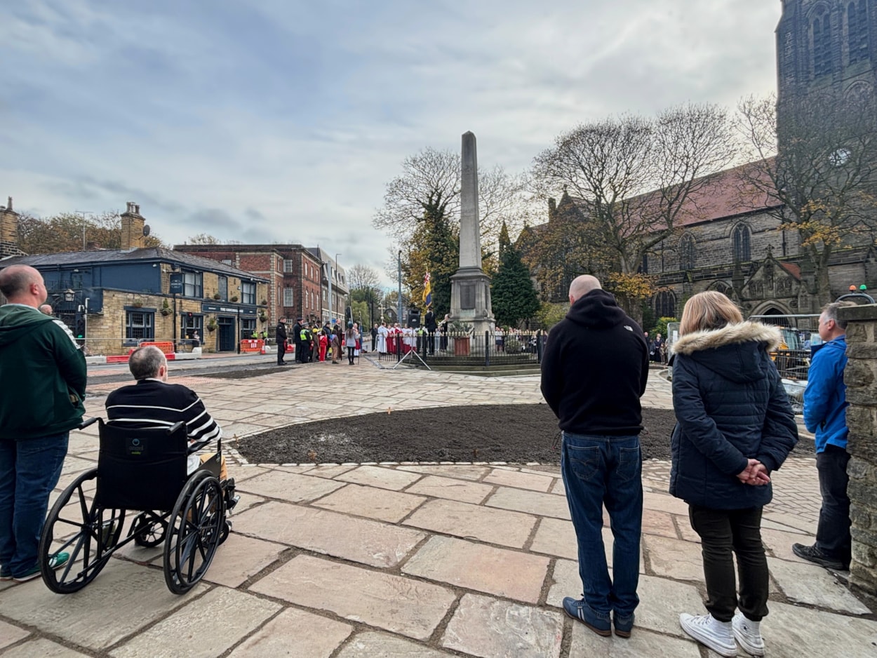 Attendees during the 2-minute silence for Remembrance Sunday
