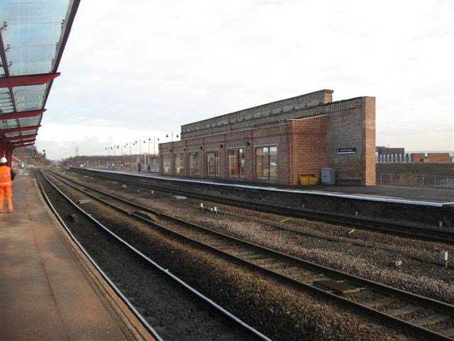 Improved platform and canopies at Wakefield Kirkgate