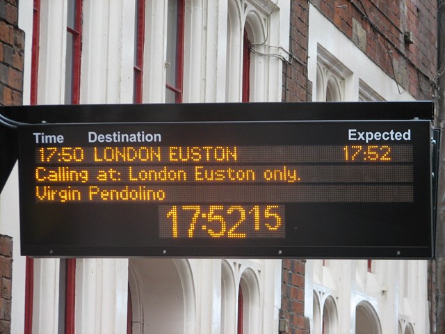 Customer Information Screens: New CIS at Stoke-on-Trent, part of a £6.6m investmentment by Network Rail and the DfT. Similar screens are being introduced at 24 stations throughout the LNW route.  (August 2006)