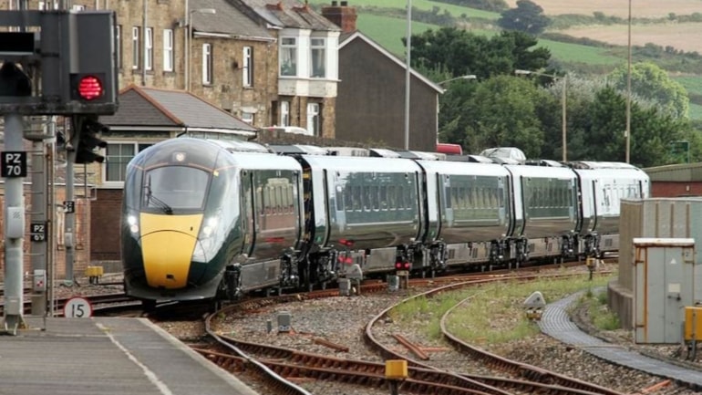 Storm Austen: Check before you travel as strong winds impact rail services in Devon and Cornwall on Friday