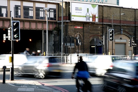 Roadside advertising site - Vauxhall Bridge